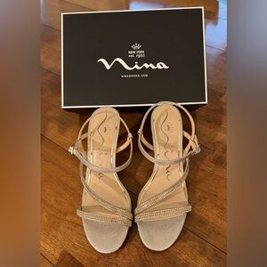 Nina Lizelle Gold  and Platinum Strappy Heels Sz 7.5